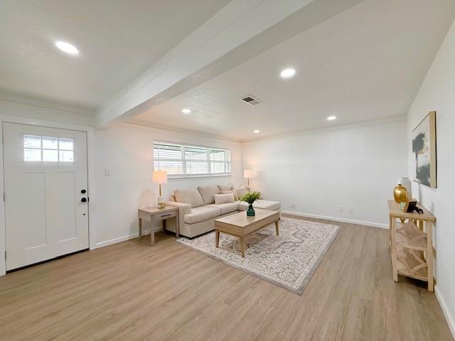 608 Plainview Court