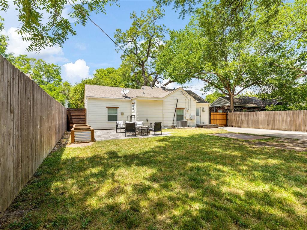 Fort Worth, Texas 76107, United States, 3 Bedrooms Bedrooms, ,2 BathroomsBathrooms,Residential,Pending,33411