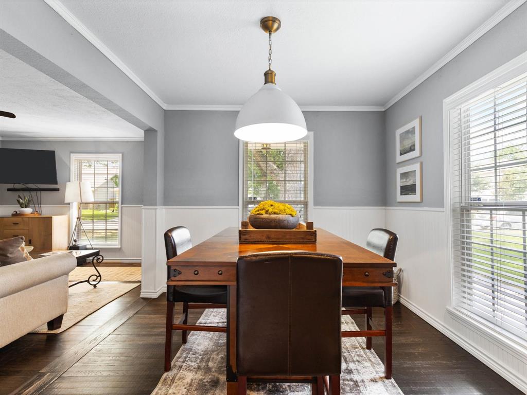 Fort Worth, Texas 76107, United States, 3 Bedrooms Bedrooms, ,2 BathroomsBathrooms,Residential,Pending,33411