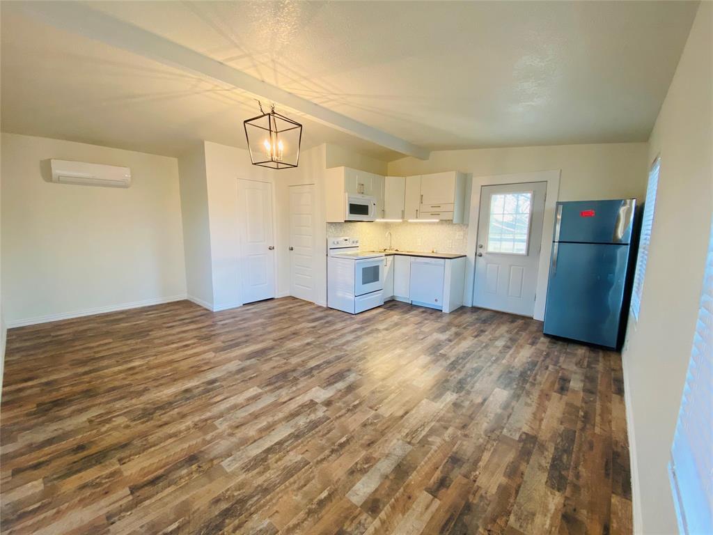 Fort Worth, Texas 76107, United States, 3 Bedrooms Bedrooms, ,2 BathroomsBathrooms,Residential,Pending,33411