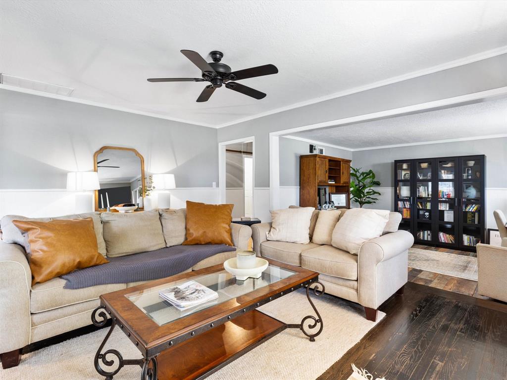 Fort Worth, Texas 76107, United States, 3 Bedrooms Bedrooms, ,2 BathroomsBathrooms,Residential,Pending,33411