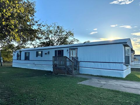 1609 River Bend Road Cleburne TX 76033