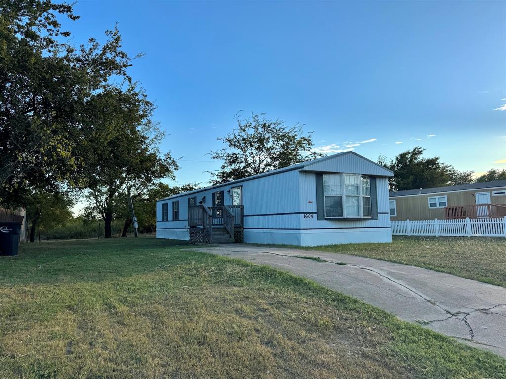 1609 River Bend Road