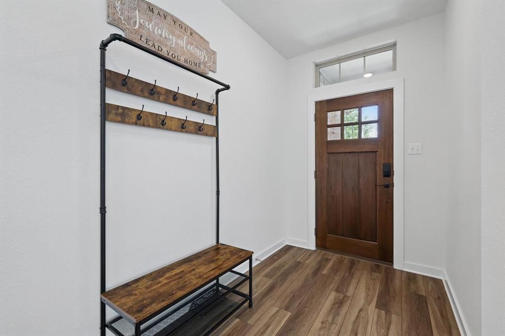 1837 Sebright Trail