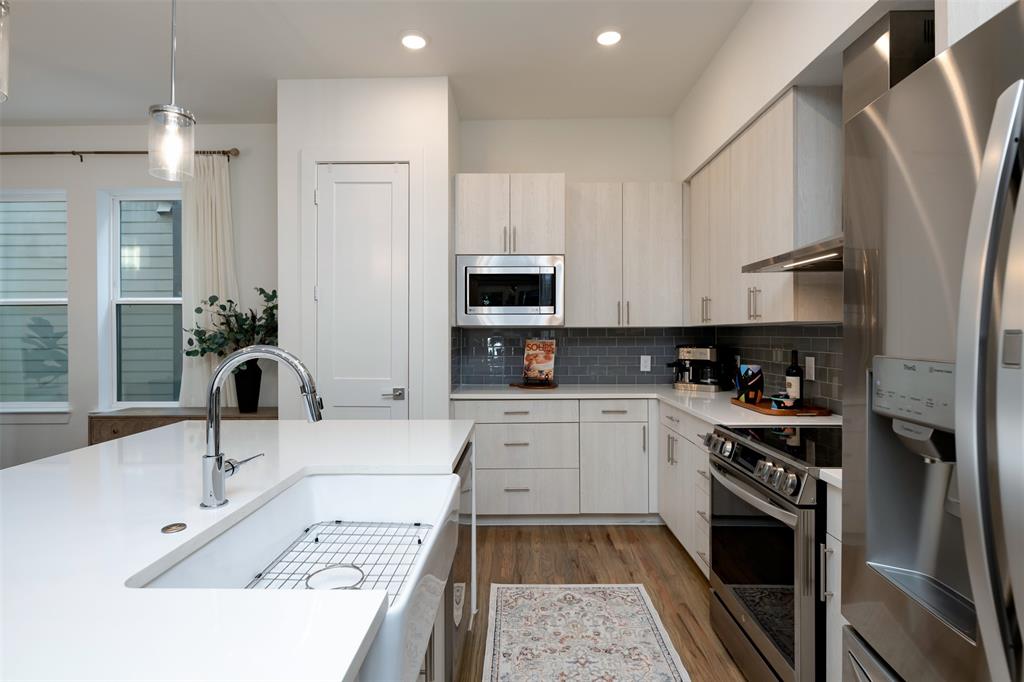 Roseland Patios - Residential Lease