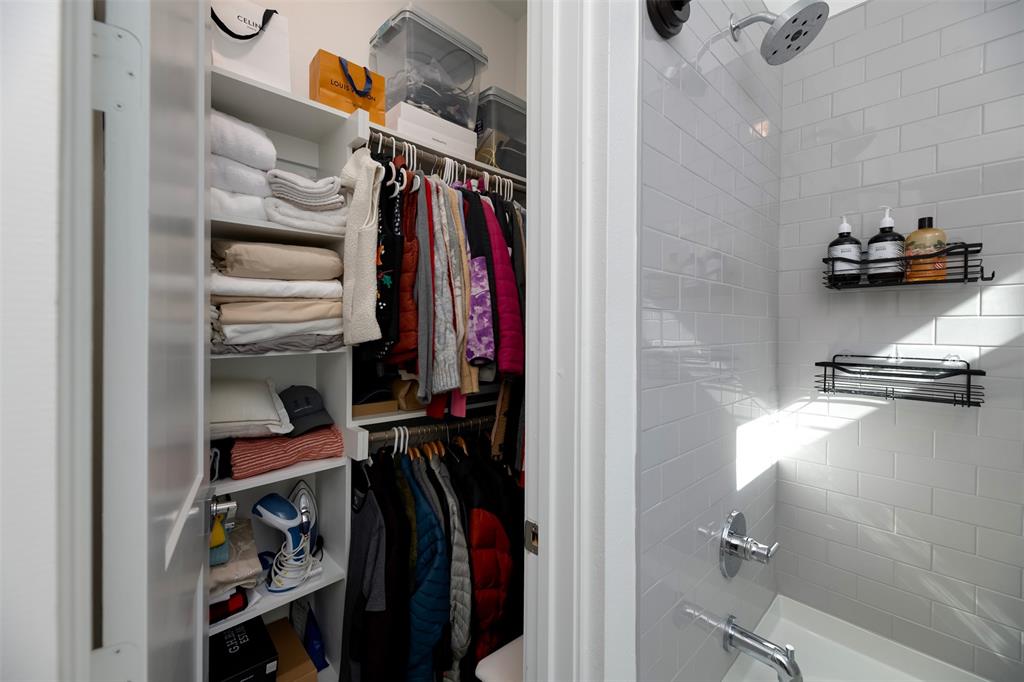 Roseland Patios - Residential Lease