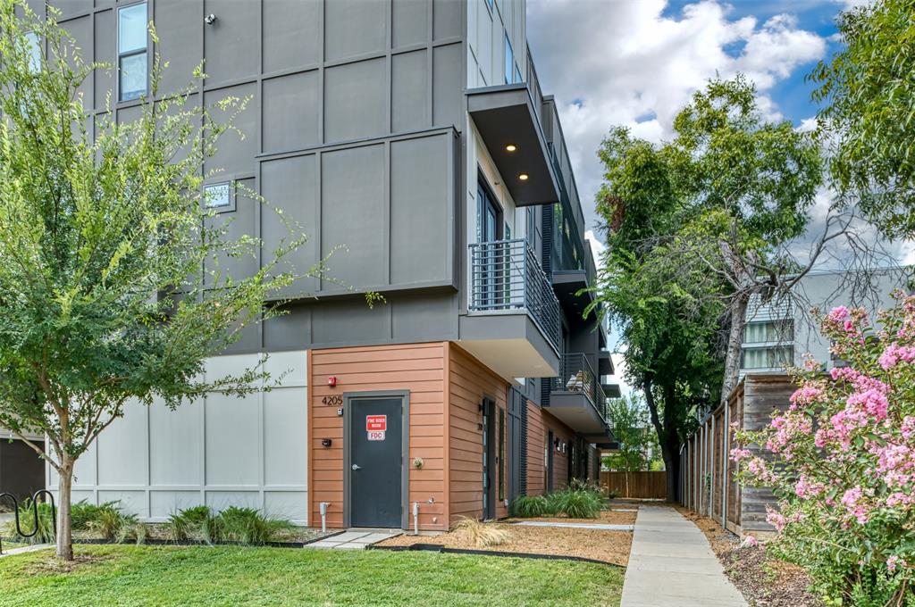 Roseland Patios - Residential Lease