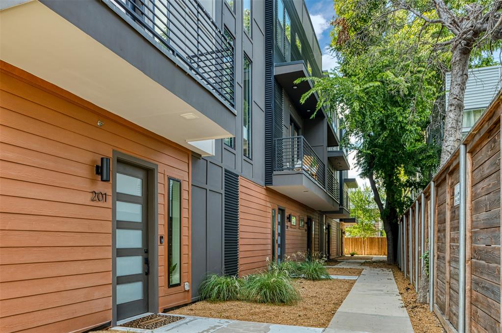 Roseland Patios - Residential Lease