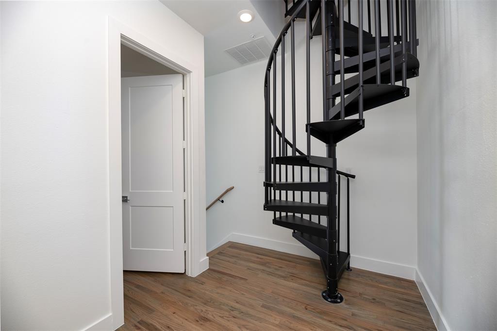 Roseland Patios - Residential Lease