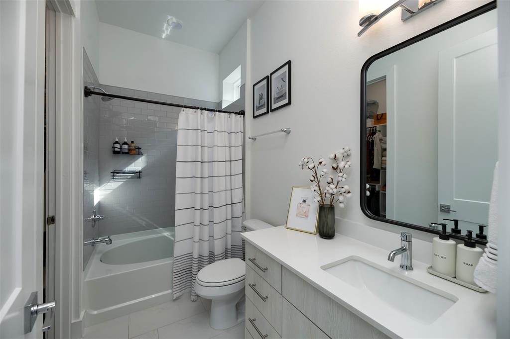 Roseland Patios - Residential Lease