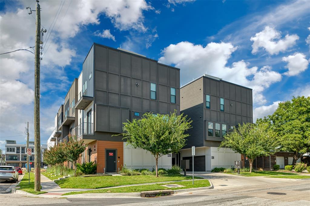 Roseland Patios - Residential Lease