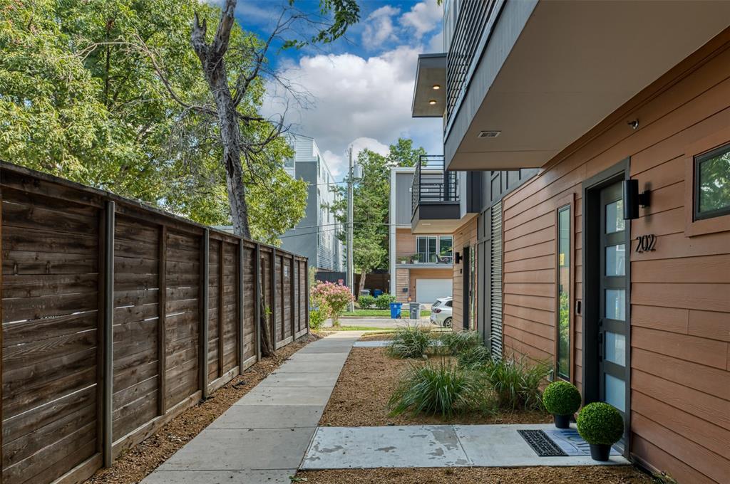 Roseland Patios - Residential Lease