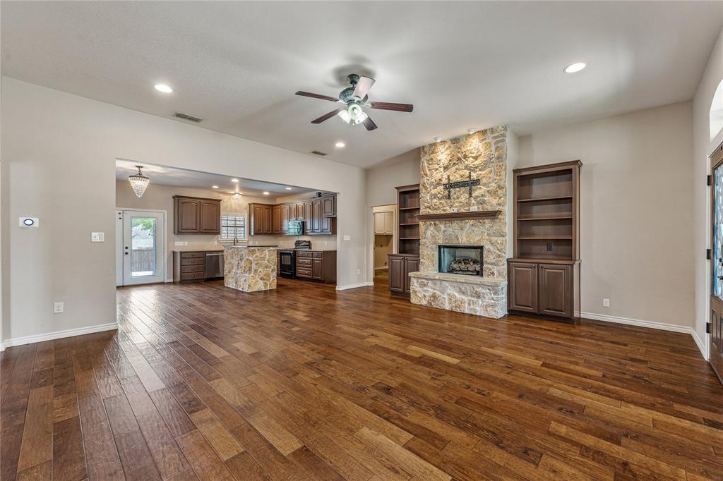 1202 Thomas Lane