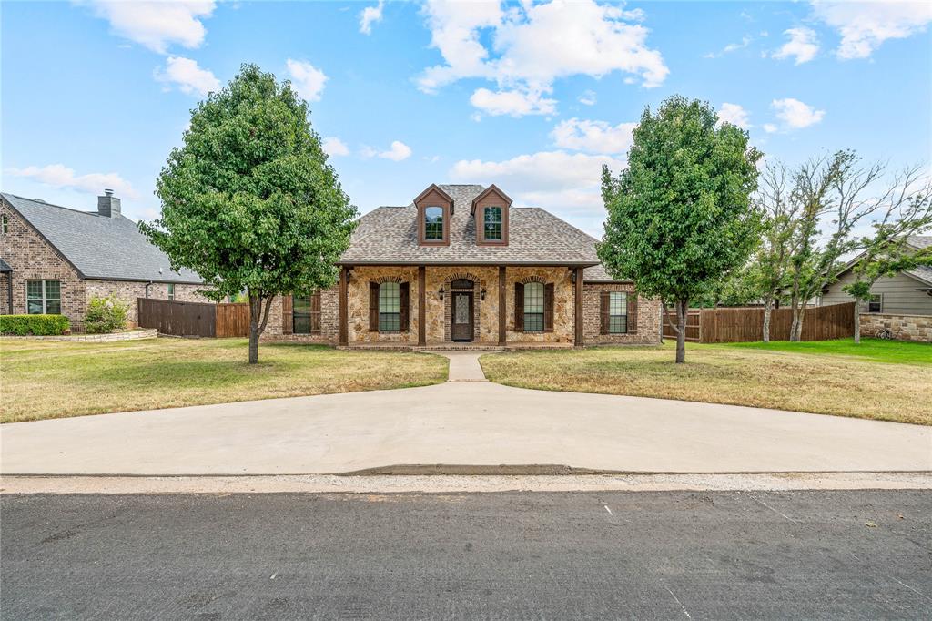1202 Thomas Lane