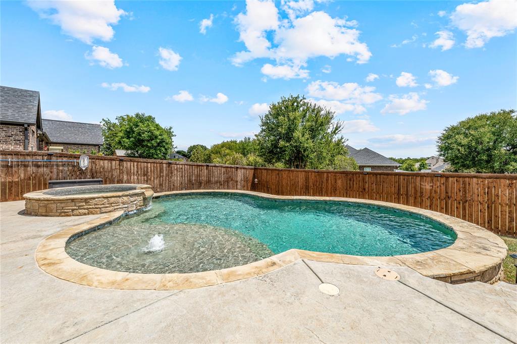 1202 Thomas Lane