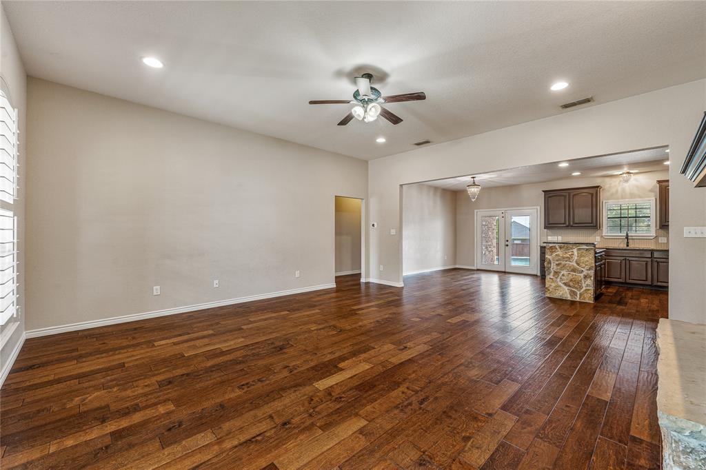 1202 Thomas Lane