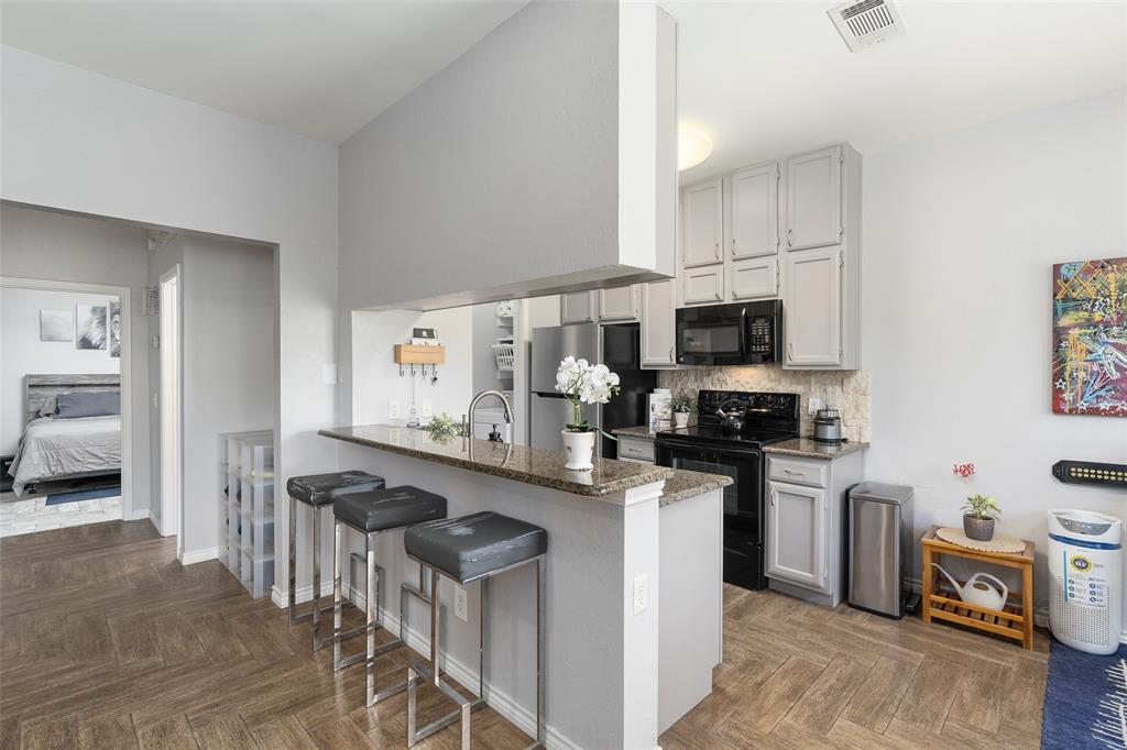 Oaks On The Bend Condos Ph 01-04 - Residential