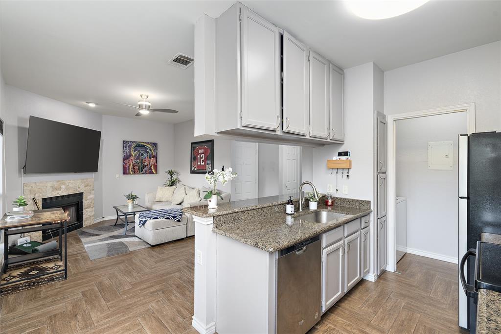 Oaks On The Bend Condos Ph 01-04 - Residential