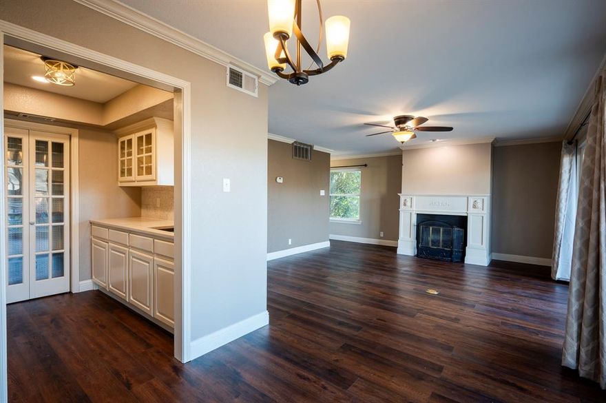 Welcome to this charming 1-bedroom, 1- bath condo located on the first floor in Rockwall. This inviting condo offers a smart, layout filled with abundant natural light. The living room features a double sliding glass that open to a partial lake view, creating a bright and relaxing atmosphere. This home includes a functional kitchen, and a dedicated dining area, and comfortable living spaces for everyday living. Located just a 4-minute walk from The Harbor and Ray Hubbard Lake, you'll enjoy easy access to waterfront restaurants, entertainment, and scenic walking paths. Conveniently, located near major freeways, this condo provides quick access for commuting while offering a desirable lakeside lifestyle!