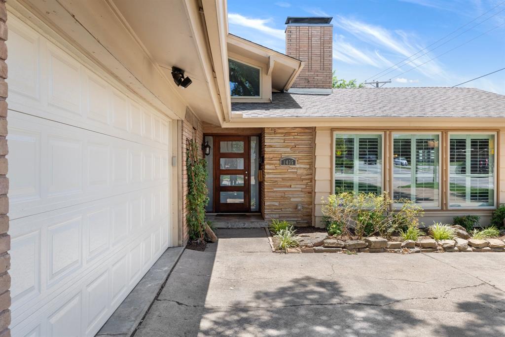 1435 Dumont Drive