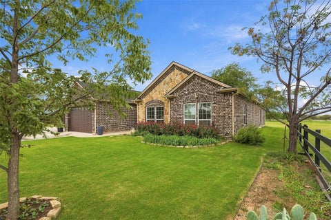 Photo of 8409 Whispering Meadows Road, Burleson, TX 76058 (MLS # 21422256)