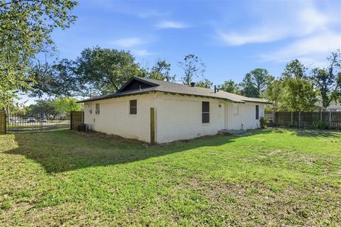 Tiny photo for 1315 Grand Avenue, Cleburne, TX 76033 (MLS # 21101227)