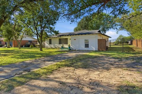 Tiny photo for 1315 Grand Avenue, Cleburne, TX 76033 (MLS # 21101227)
