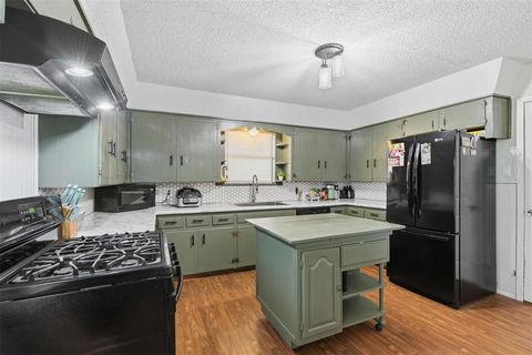 Tiny photo for 1315 Grand Avenue, Cleburne, TX 76033 (MLS # 21101227)