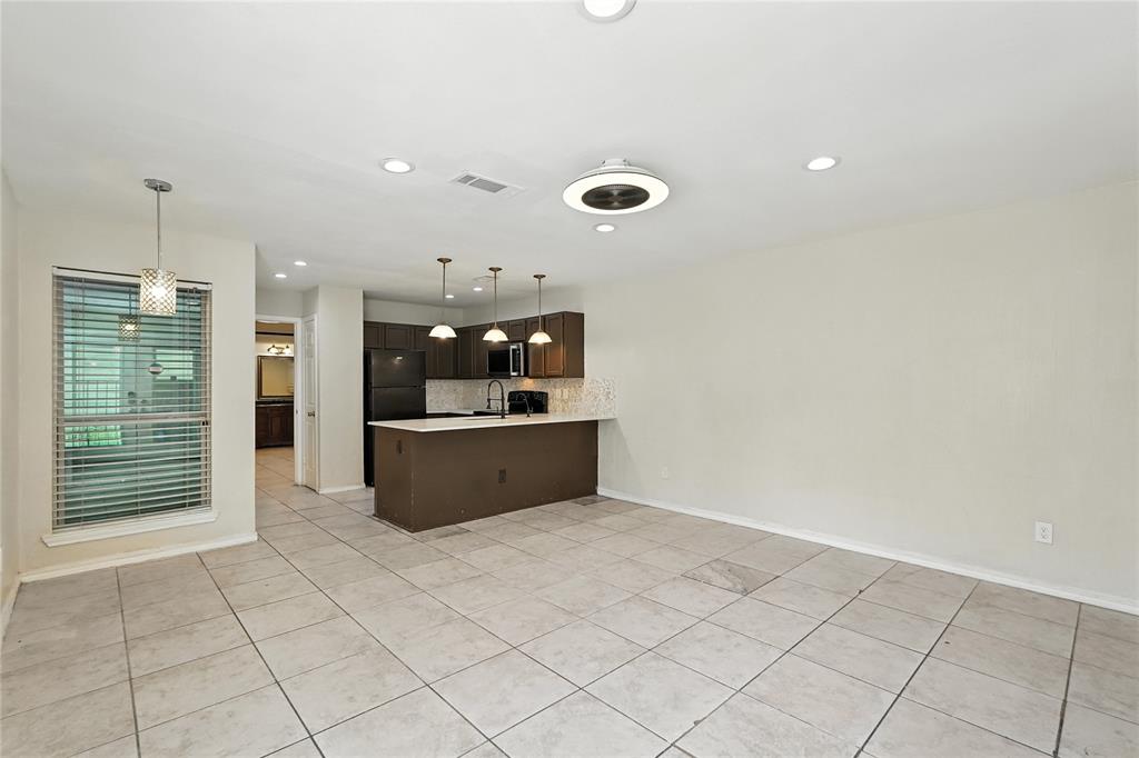 Dallas, Texas 75243, United States, 1 Bedroom Bedrooms, ,1 BathroomBathrooms,Residential,Active,206036