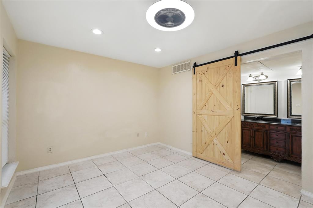 Dallas, Texas 75243, United States, 1 Bedroom Bedrooms, ,1 BathroomBathrooms,Residential,Active,206036