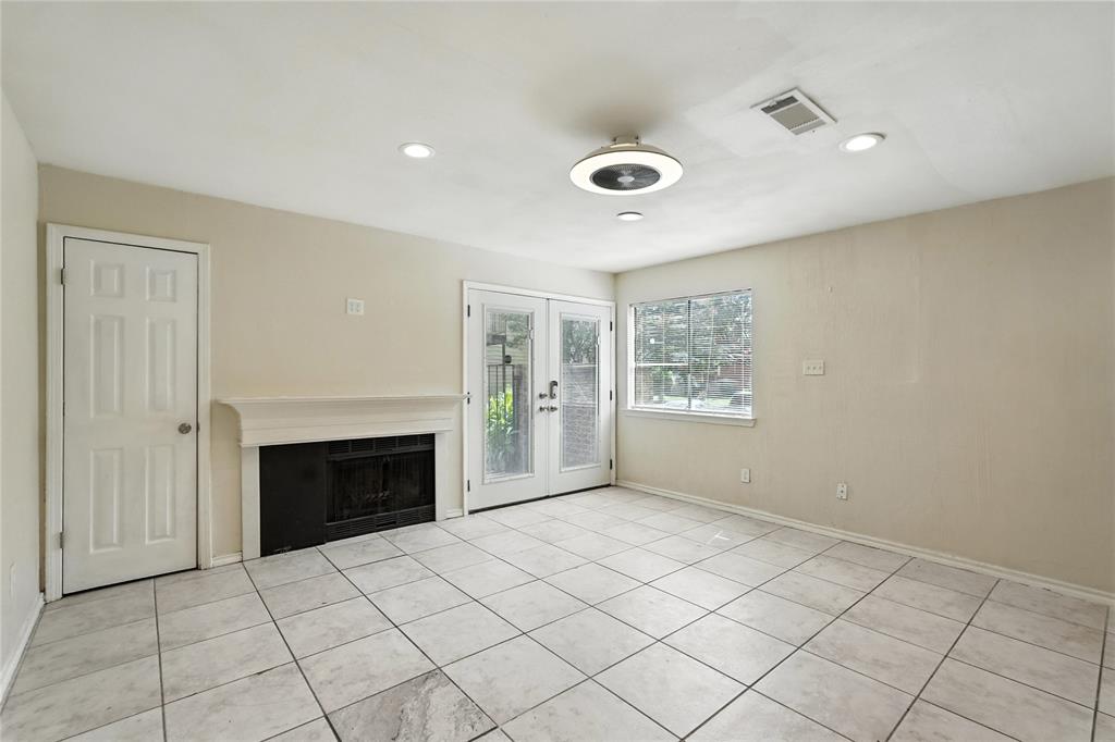 Dallas, Texas 75243, United States, 1 Bedroom Bedrooms, ,1 BathroomBathrooms,Residential,Active,206036