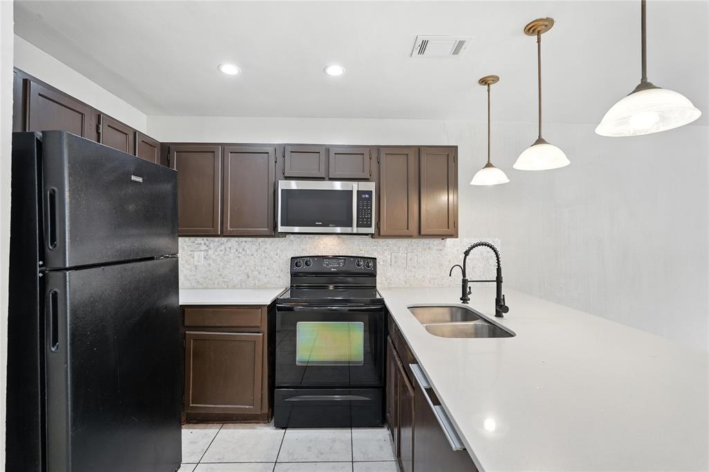 Dallas, Texas 75243, United States, 1 Bedroom Bedrooms, ,1 BathroomBathrooms,Residential,Active,206036