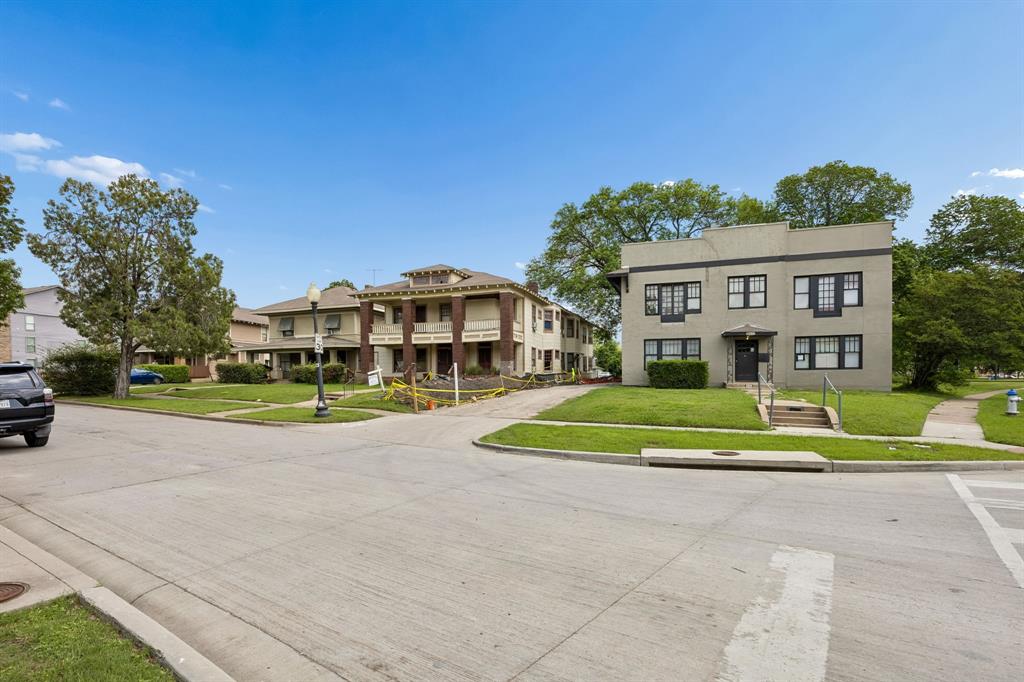 Munger Place 02 - Residential Income