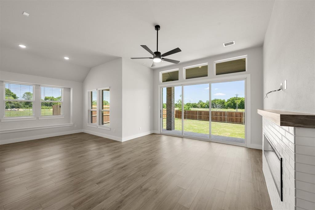 Oaks of North Grove - Residential