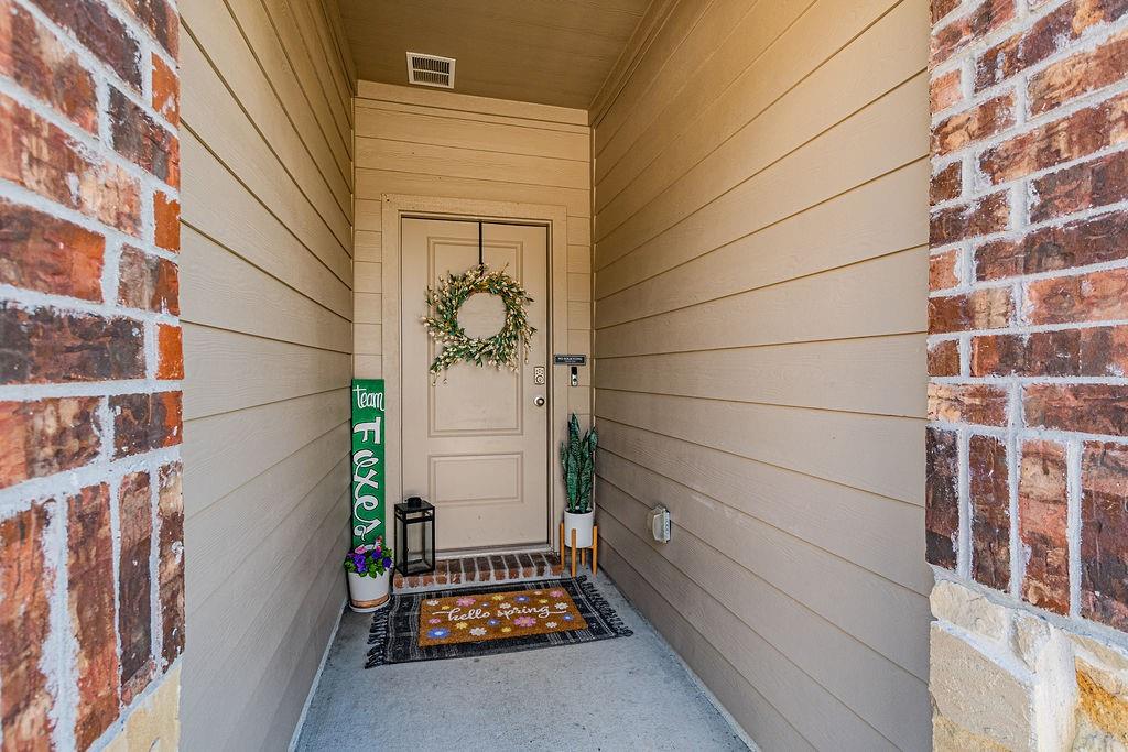 121 Funny Cide Lane