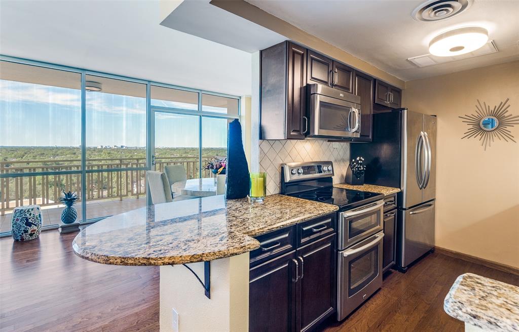 6211 W Northwest Highway 1504