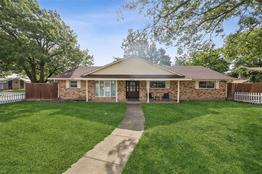 $230K- Below Market Value-Cash Buyers this is for you!!!
Welcome to 1120 Reed Circle in Howe, TX — a 4-bedroom, 2.5-bath, 2,064 sq. ft. ranch-style home on a quarter-acre corner lot. CAD appraises at $265K, but we’re priced at $230K for a cash close.
Highlights you’ll love:
Roof, windows, water heater & fence replaced in 2018
Open-concept kitchen with breakfast bar & tile floors
Oversized living areas with bay windows & French doors
Large primary suite with double sinks & walk-in closet
Jack & Jill bath connecting secondary bedrooms
This home is being sold as-is, already discounted well below appraisal to reflect needed updates to foundation. The value is built in — making it ideal for those ready to update and build instant equity, seeking a fix-and-flip, rental, or endless opportunity!
Located with easy access to Hwy 75, this rare below-market property won’t last. Cash buyers only — fast close available
Bring your vision and unlock the potential in this well-established neighborhood with easy access to Hwy 75. Don’t miss your chance—homes like this move quickly.
Schedule a showing today and see how much value this home offers! Buyer responsible for all due diligence. Bundled service pricing available for buyers. Connect with the listing agent for details.