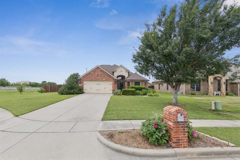 Photo of 6806 Bear Lane, Greenville, TX 75402 (MLS # 21161950)