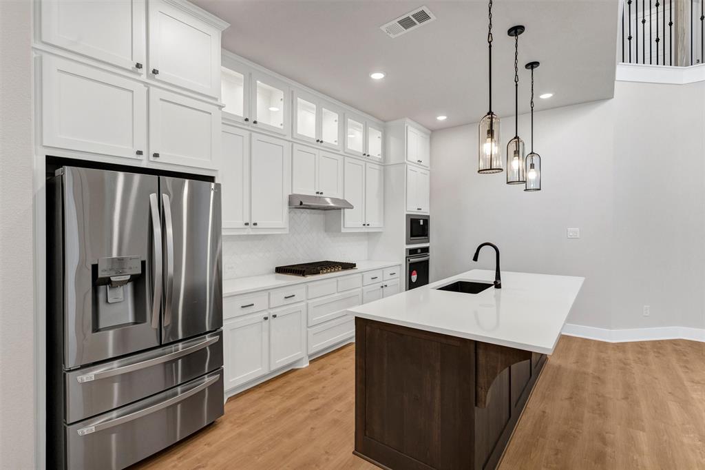 Fort Worth, Texas 76008, United States, 3 Bedrooms Bedrooms, ,3 BathroomsBathrooms,Residential,Active,92650