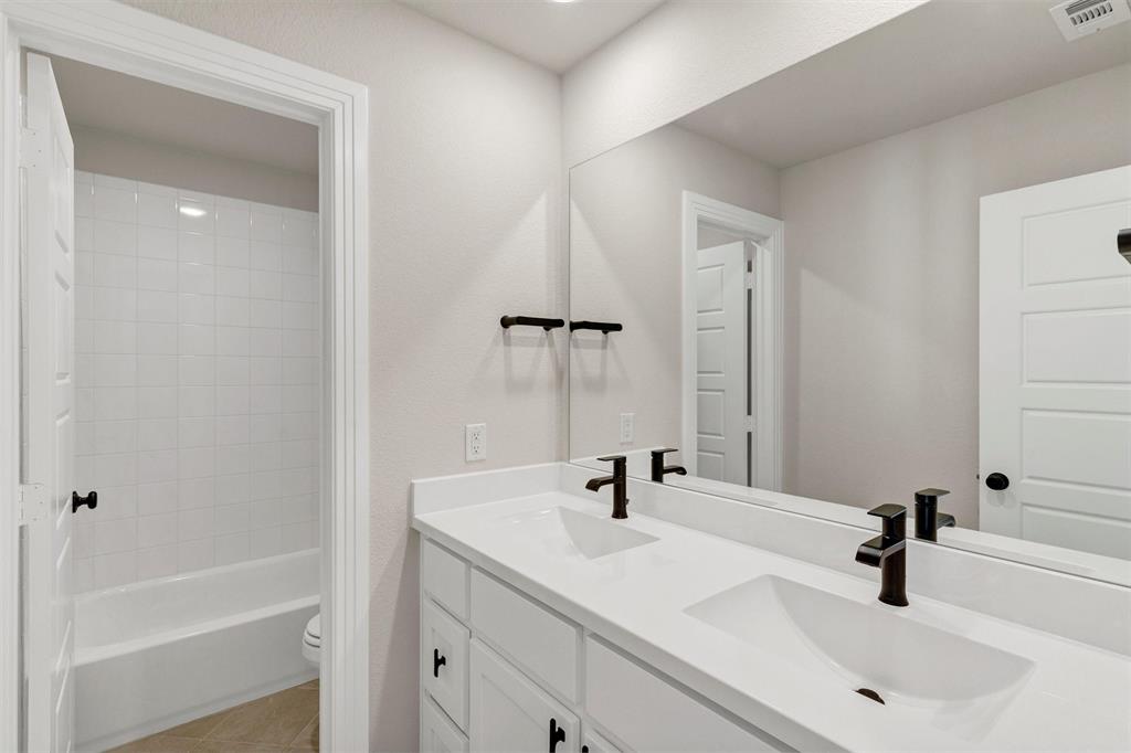 Fort Worth, Texas 76008, United States, 3 Bedrooms Bedrooms, ,3 BathroomsBathrooms,Residential,Active,92650