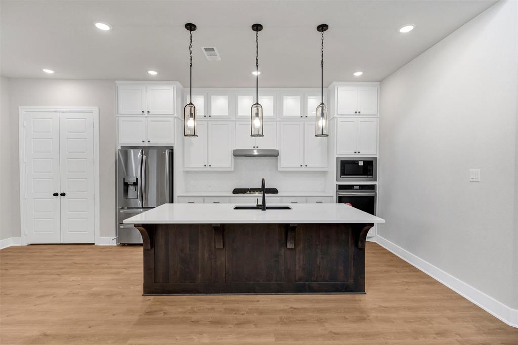 Fort Worth, Texas 76008, United States, 3 Bedrooms Bedrooms, ,3 BathroomsBathrooms,Residential,Active,92650