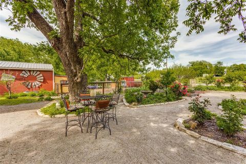 A home in Farmersville