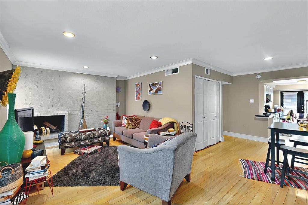 7734 Meadow Road 220