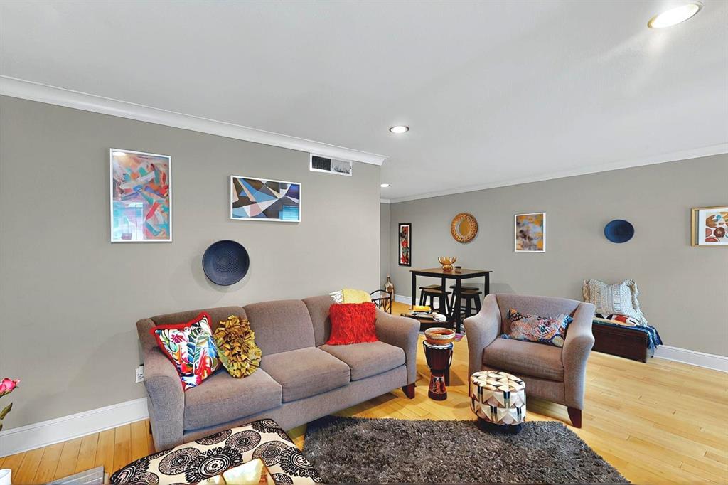 7734 Meadow Road 220