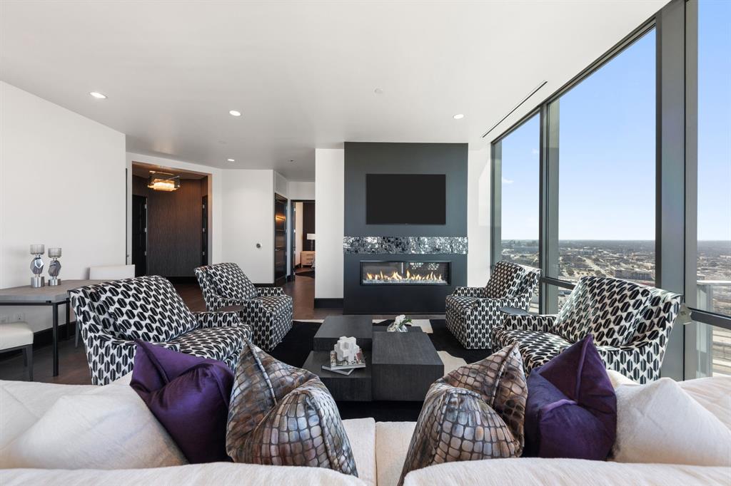 1301 Throckmorton Street 2601