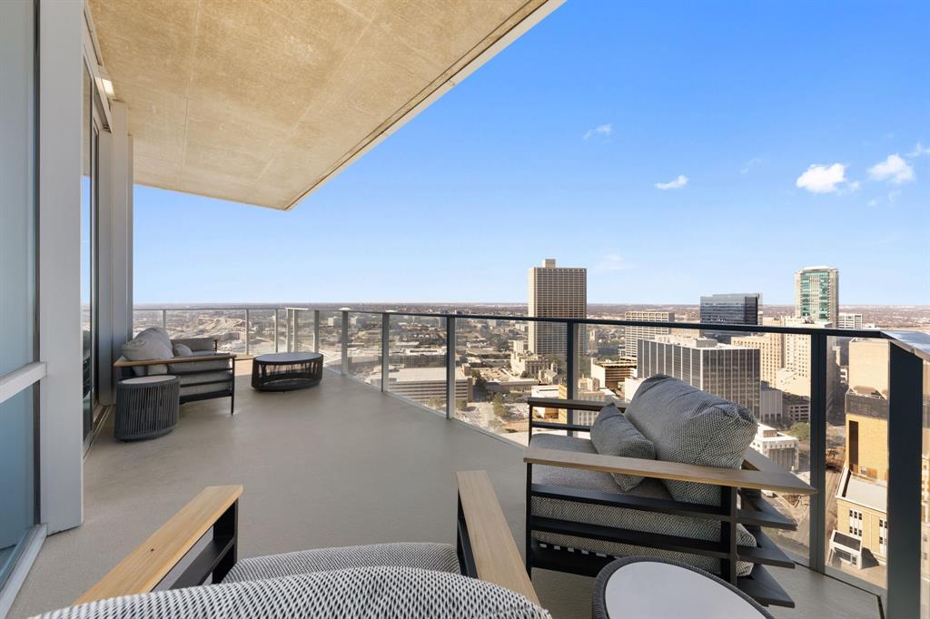 1301 Throckmorton Residences - Residential