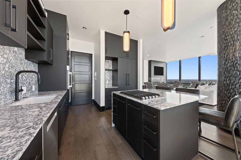 1301 Throckmorton Residences - Residential