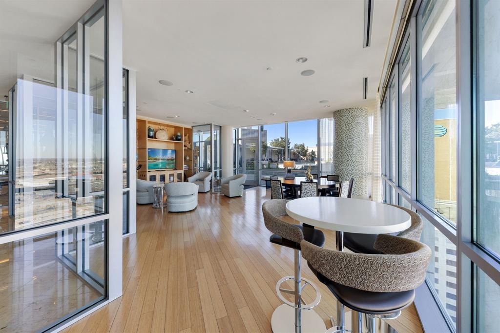 1301 Throckmorton Residences - Residential