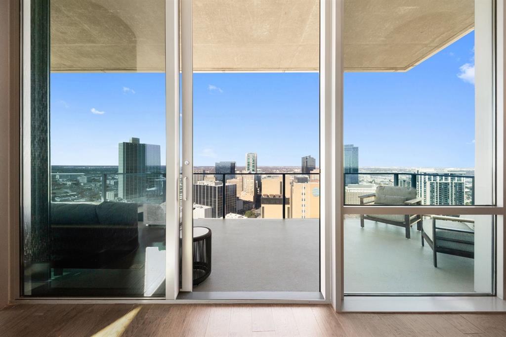 1301 Throckmorton Residences - Residential