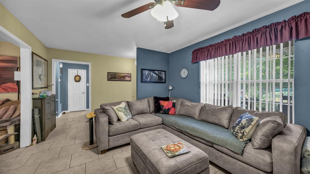 T & P Rr Co Surv Abs #1421 - Residential